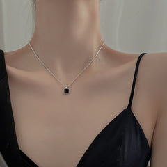 Aesthetic square pendant necklace