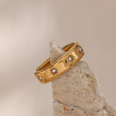 Retro ring with small stars