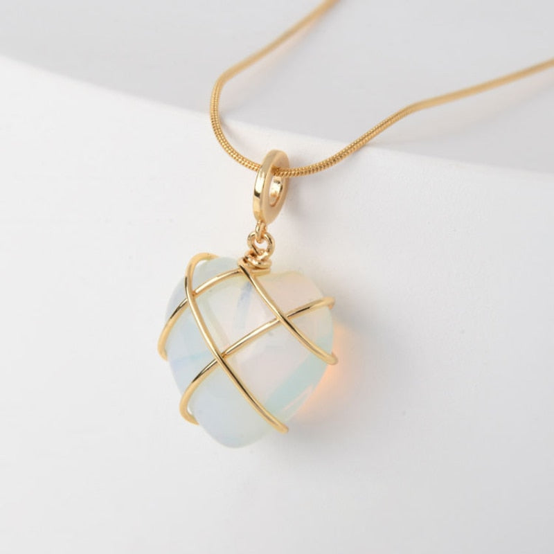 Aesthetic necklace with opal heart pendant