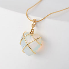 Aesthetic necklace with opal heart pendant